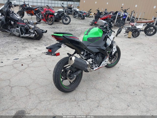 Kawasaki EX400 2022 JKAEXKG18NDAF8779 Image 4