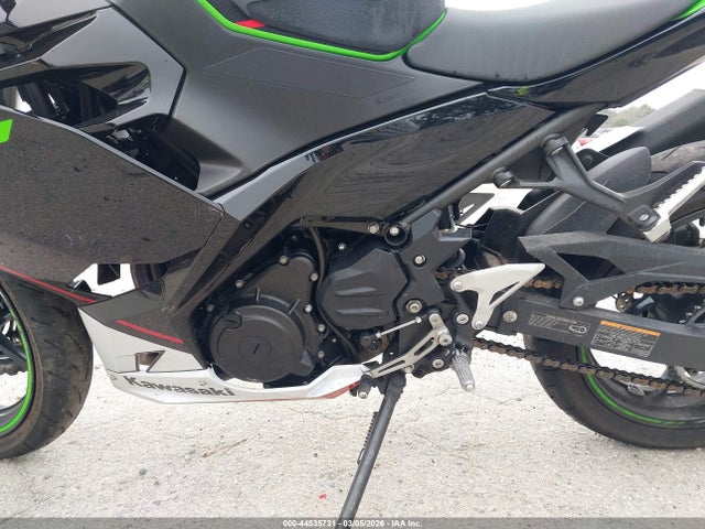 Kawasaki EX400 2022 JKAEXKG18NDAF8779 Image 9