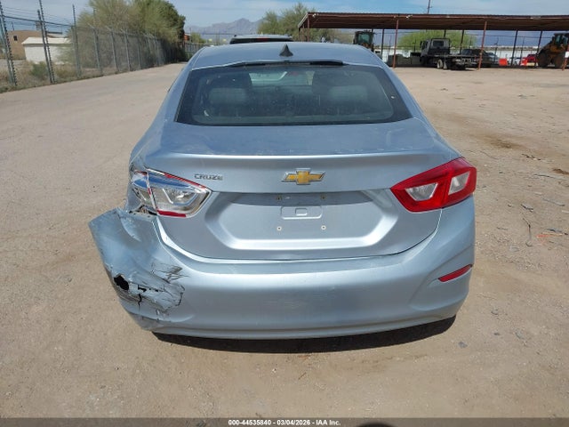 1G1BC5SM4H7137998 Chevrolet Cruze Ls Auto