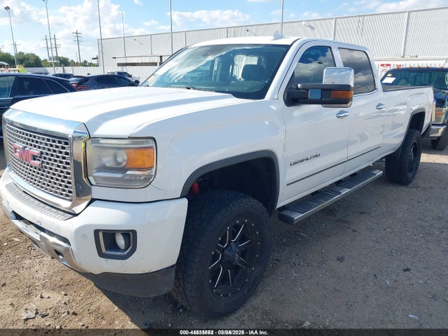 44535882 :رقم المزاد ، 1GT424E85FF567215 vin ، 2015 Gmc Sierra 3500hd Denali مزاد بيع