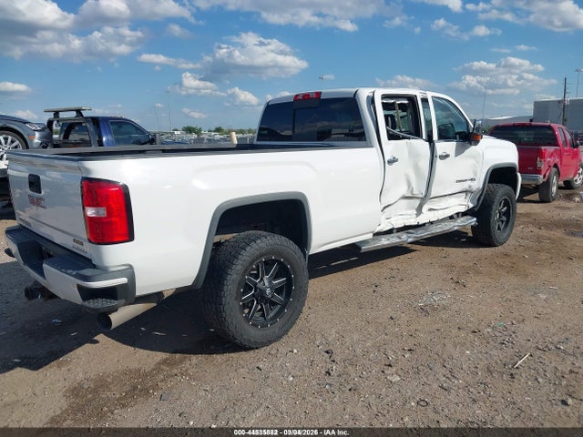 44535882 :رقم المزاد ، 1GT424E85FF567215 vin ، 2015 Gmc Sierra 3500hd Denali مزاد بيع