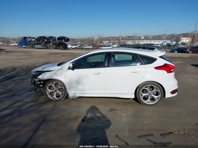 Ford FOCUS ST 2017 1FADP3L99HL285340 Image 14