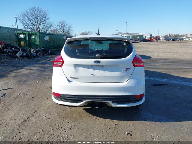 Ford FOCUS ST 2017 1FADP3L99HL285340 Image 16
