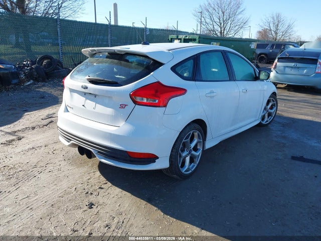 Ford FOCUS ST 2017 1FADP3L99HL285340 Image 4