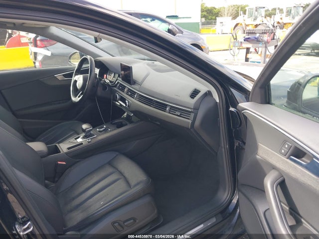 2017 AUDI A4 WAUGMAF46HN047810 Photo 4