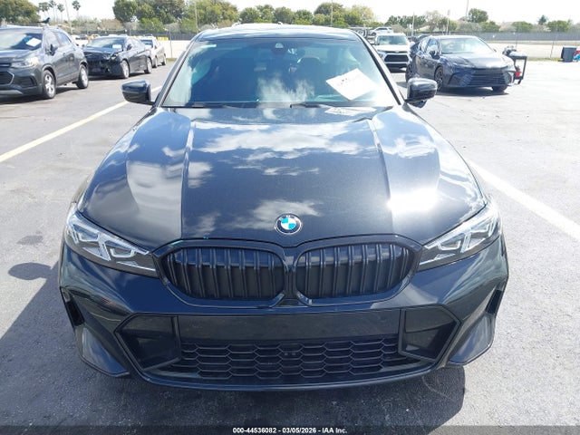 44536082 :رقم المزاد ، 3MW69FF03P8D64906 vin ، 2023 Bmw 330i مزاد بيع