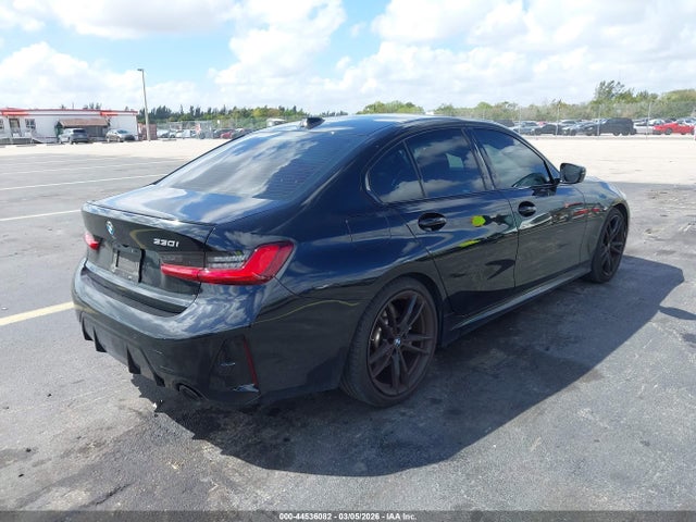 2023 BMW 330I 3MW69FF03P8D64906 Photo 3