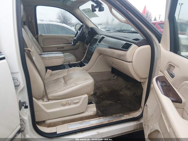 2008 CADILLAC ESCALADE ESV 1GYFK66898R197790 Photo 4