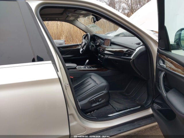 2015 Bmw X5 Sdrive35i მანქანა იყიდება აუქციონზე, vin: 5UXKR2C5XF0H35645, აუქციონის ნომერი: 44536154
