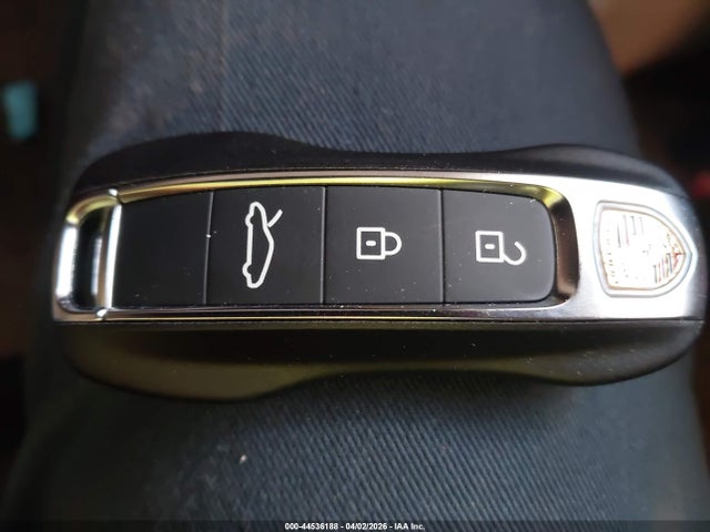 WP0AC2A98NS268150 Porsche 911