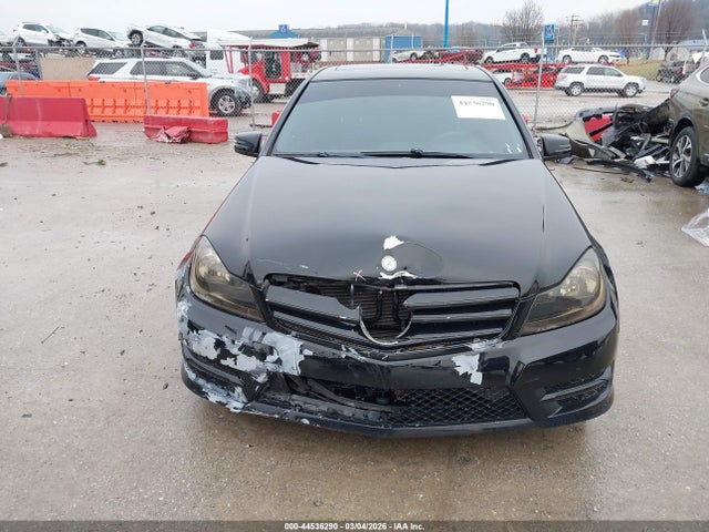 44536290 :رقم المزاد ، WDDGF8BB0CR211182 vin ، 2012 Mercedes-benz C 300 Luxury 4matic/sport 4matic مزاد بيع
