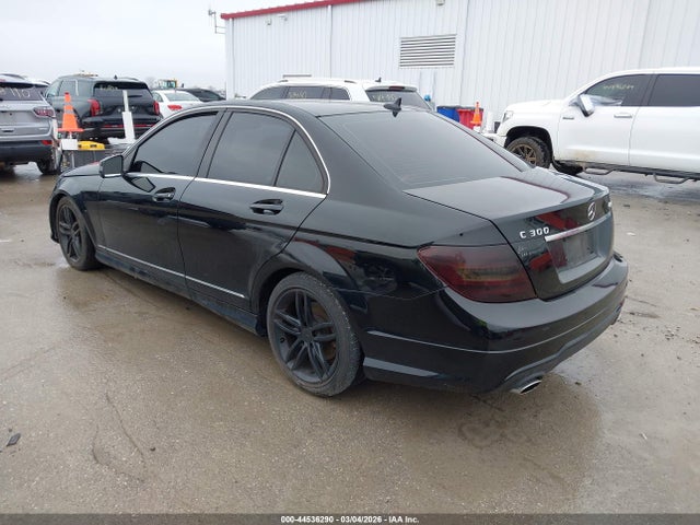 44536290 :رقم المزاد ، WDDGF8BB0CR211182 vin ، 2012 Mercedes-benz C 300 Luxury 4matic/sport 4matic مزاد بيع