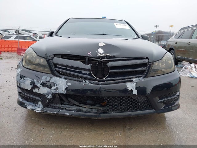 44536290 :رقم المزاد ، WDDGF8BB0CR211182 vin ، 2012 Mercedes-benz C 300 Luxury 4matic/sport 4matic مزاد بيع
