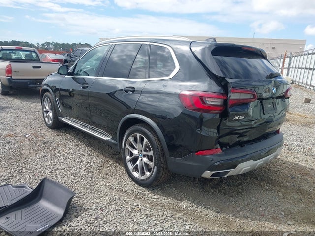 2022 BMW X5 5UXCR6C01N9M66846 Photo 2
