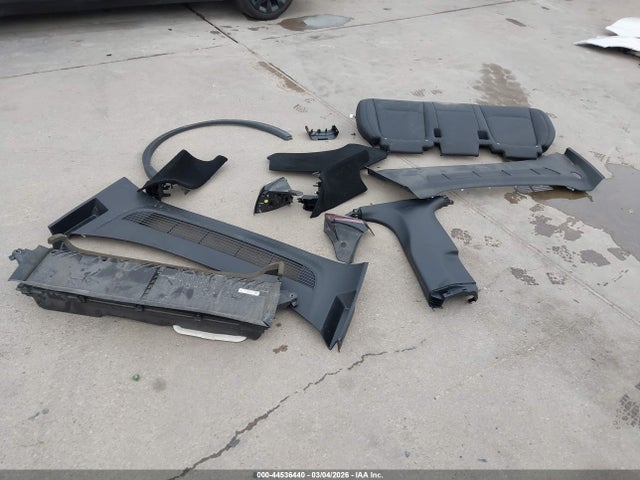 44536440 :رقم المزاد ، 7SAYGDEE6RA239450 vin ، 2024 Tesla Model Y Long Range Dual Motor All-wheel Drive مزاد بيع