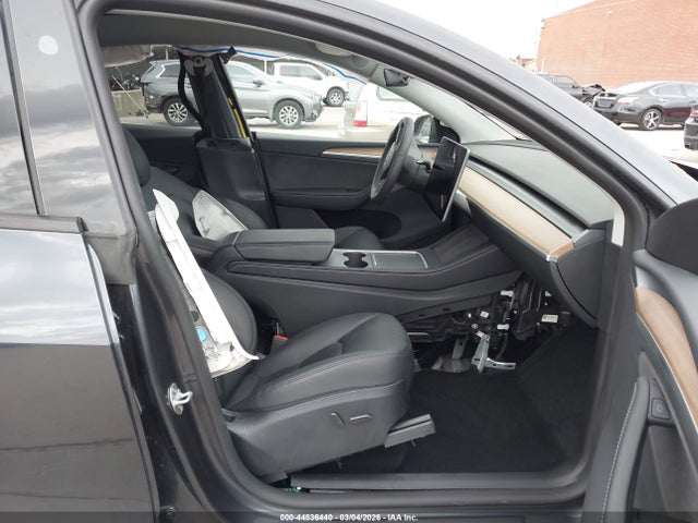 44536440 :رقم المزاد ، 7SAYGDEE6RA239450 vin ، 2024 Tesla Model Y Long Range Dual Motor All-wheel Drive مزاد بيع