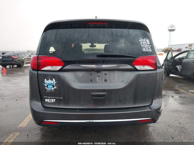 Продажа на аукционе авто 2017 Chrysler Pacifica Touring-l, vin: 2C4RC1BG8HR705094, номер лота: 44536516