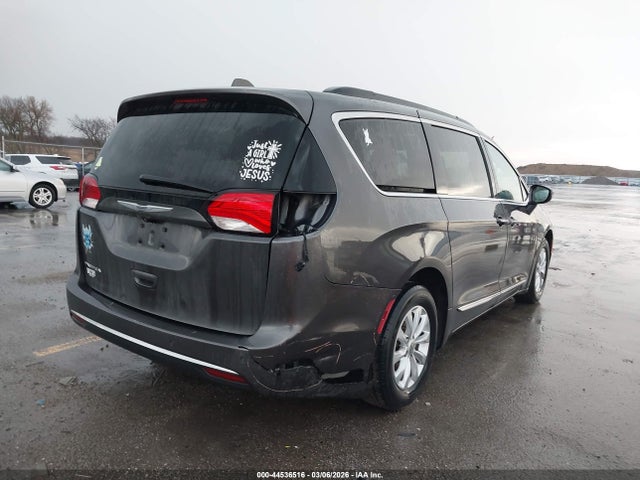Продажа на аукционе авто 2017 Chrysler Pacifica Touring-l, vin: 2C4RC1BG8HR705094, номер лота: 44536516