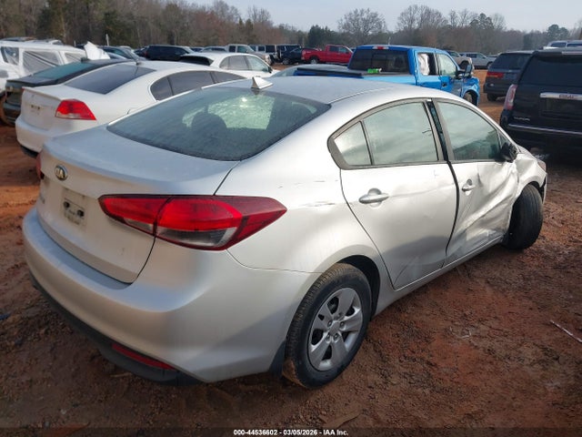 44536602 :رقم المزاد ، 3KPFK4A76HE105071 vin ، 2017 Kia Forte Lx مزاد بيع
