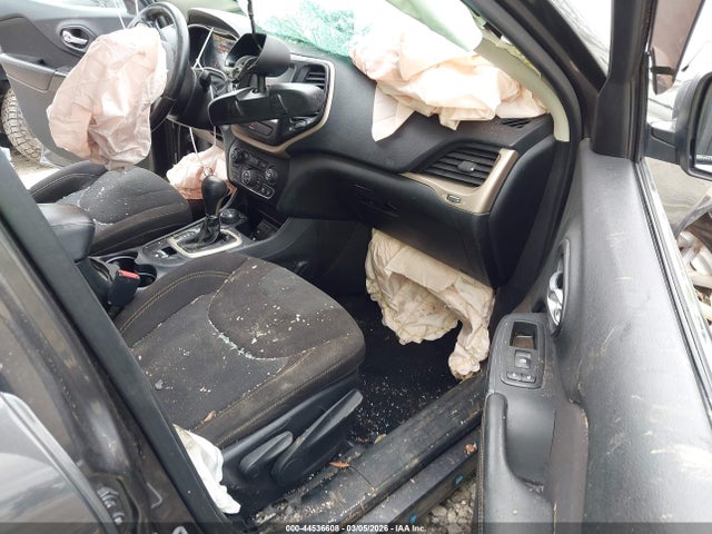 44536608 :رقم المزاد ، 1C4PJMCS2GW154670 vin ، 2016 Jeep Cherokee Latitude مزاد بيع