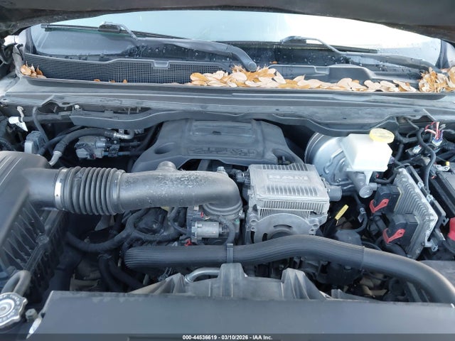44536619 :رقم المزاد ، 1C6SRFJTXKN586598 vin ، 2019 Ram 1500 Laramie  4x4 5'7 Box مزاد بيع