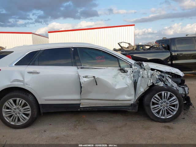 2017 CADILLAC XT5 1GYKNCRS9HZ243095 Photo 5