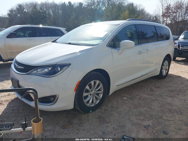 2017 Chrysler Pacifica Touring-l მანქანა იყიდება აუქციონზე, vin: 2C4RC1BG9HR532704, აუქციონის ნომერი: 44536765