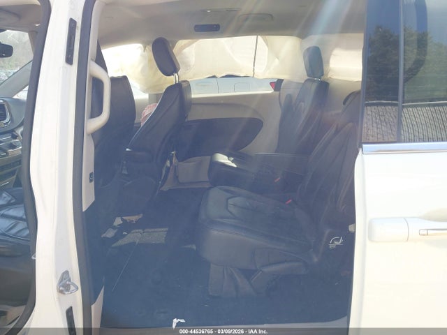 2017 Chrysler Pacifica Touring-l მანქანა იყიდება აუქციონზე, vin: 2C4RC1BG9HR532704, აუქციონის ნომერი: 44536765