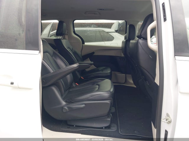 Aukcja sprzedaży 2023 Chrysler Pacifica Hybrid Touring L, vin: 2C4RC1L7XPR611800, numer aukcji: 44536857