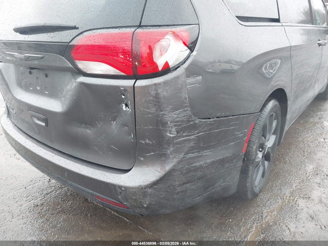 2019 Chrysler Pacifica Touring Plus მანქანა იყიდება აუქციონზე, vin: 2C4RC1FG6KR532001, აუქციონის ნომერი: 44536896