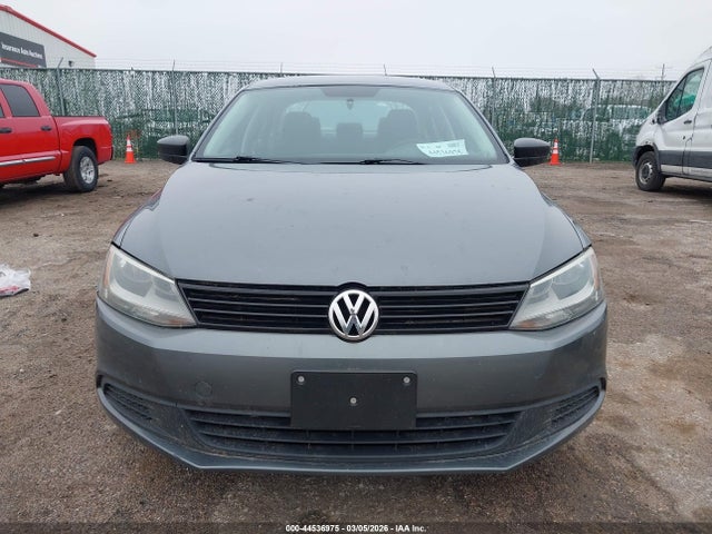 2014 Volkswagen Jetta 2.0l S მანქანა იყიდება აუქციონზე, vin: 3VW2K7AJ0EM361507, აუქციონის ნომერი: 44536975