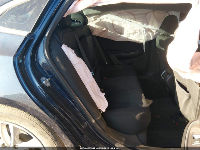 1G1ZE5ST6HF116933 Chevrolet MALIBU 1LT
