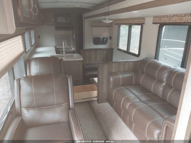 Keystone Travel Trlr 2018 4YDT29R23JD435800 Image 8