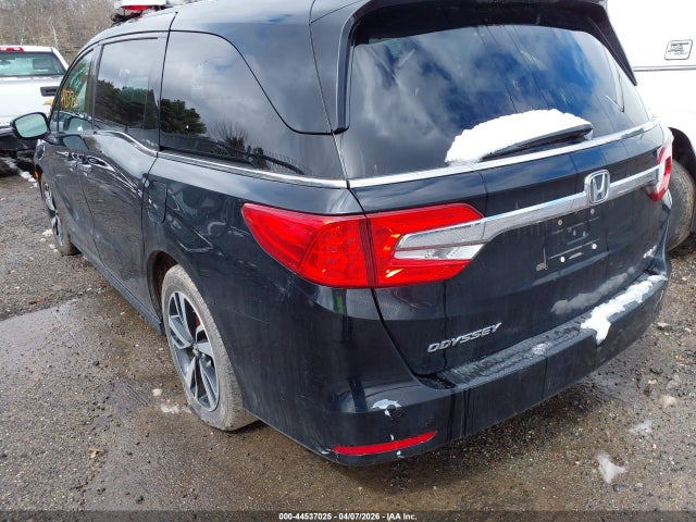 Honda Odyssey Elite 2018 5FNRL6H98JB023095 Image 3