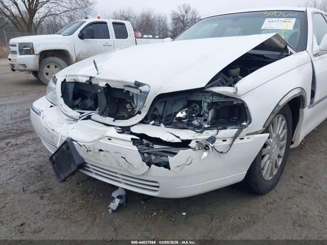 2004 LINCOLN TOWN CAR 1LNHM81W54Y674057 Photo 5