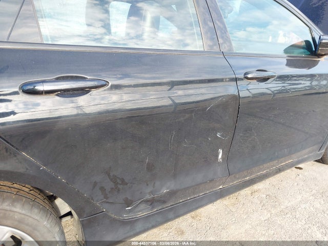 44537106 :رقم المزاد ، 1C3CCCBB8FN613083 vin ، 2015 Chrysler 200 S مزاد بيع