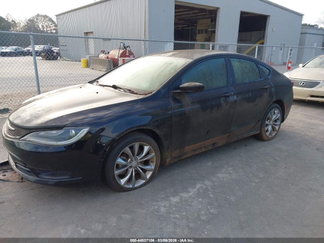 44537106 :رقم المزاد ، 1C3CCCBB8FN613083 vin ، 2015 Chrysler 200 S مزاد بيع