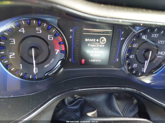 44537106 :رقم المزاد ، 1C3CCCBB8FN613083 vin ، 2015 Chrysler 200 S مزاد بيع
