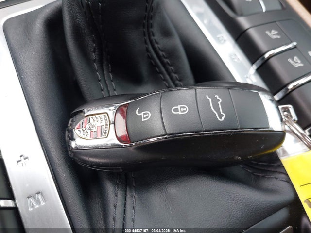 2017 PORSCHE MACAN WP1AA2A58HLB07006 Photo 10