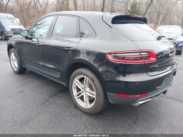 2017 PORSCHE MACAN WP1AA2A58HLB07006 Photo 2