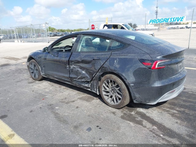 2025 TESLA MODEL 3 5YJ3E1EA8SF972696 Photo 2