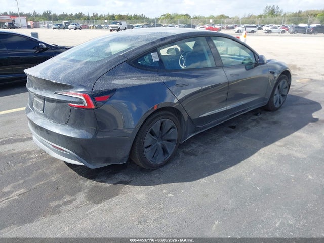 2025 TESLA MODEL 3 5YJ3E1EA8SF972696 Photo 3