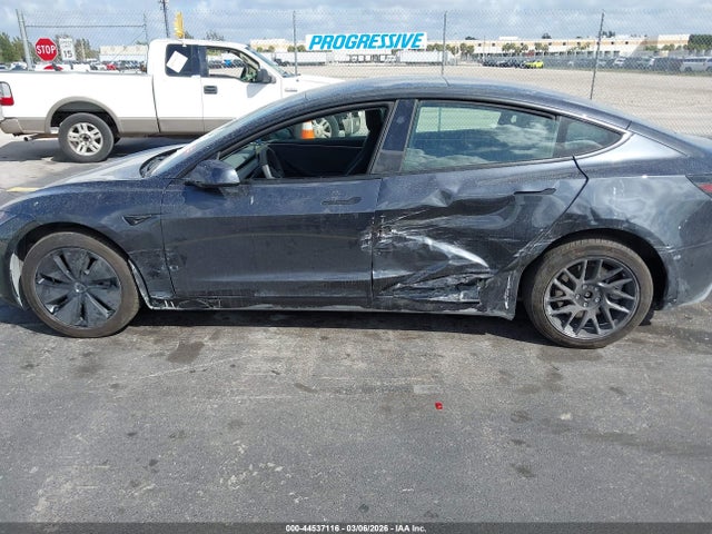 2025 TESLA MODEL 3 5YJ3E1EA8SF972696 Photo 5