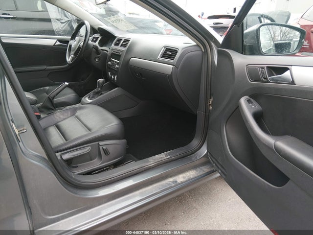 2014 Volkswagen Jetta 1.8t Se მანქანა იყიდება აუქციონზე, vin: 3VWD07AJ6EM266447, აუქციონის ნომერი: 44537150
