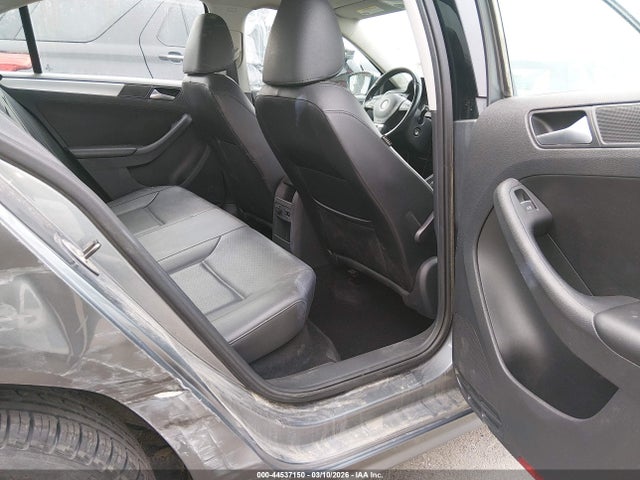 2014 Volkswagen Jetta 1.8t Se მანქანა იყიდება აუქციონზე, vin: 3VWD07AJ6EM266447, აუქციონის ნომერი: 44537150