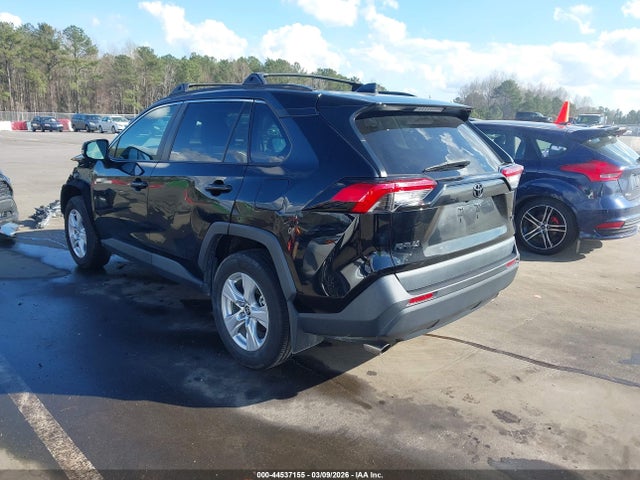 44537155 :رقم المزاد ، 2T3W1RFV5MC151322 vin ، 2021 Toyota Rav4 Xle مزاد بيع