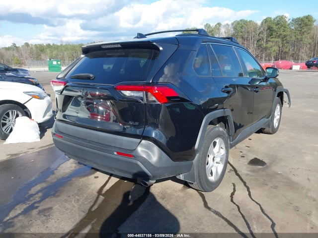 44537155 :رقم المزاد ، 2T3W1RFV5MC151322 vin ، 2021 Toyota Rav4 Xle مزاد بيع
