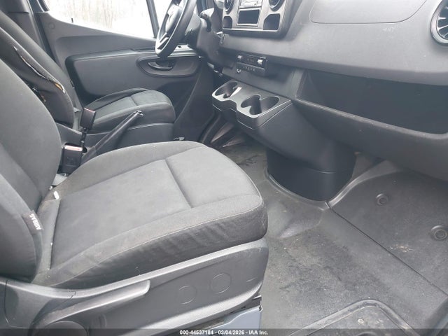 44537184 :رقم المزاد ، WD4PF0CD7KP092851 vin ، 2019 Mercedes-benz Sprinter 2500 High Roof V6 مزاد بيع