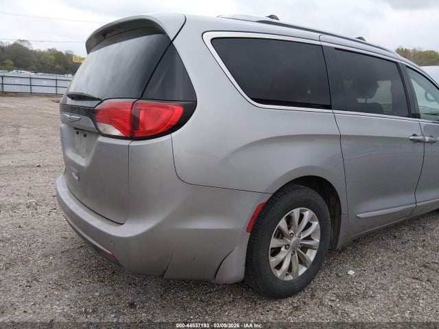 Продаж на аукціоні авто 2018 Chrysler Pacifica Touring L, vin: 2C4RC1BG9JR246163, номер лоту: 44537193