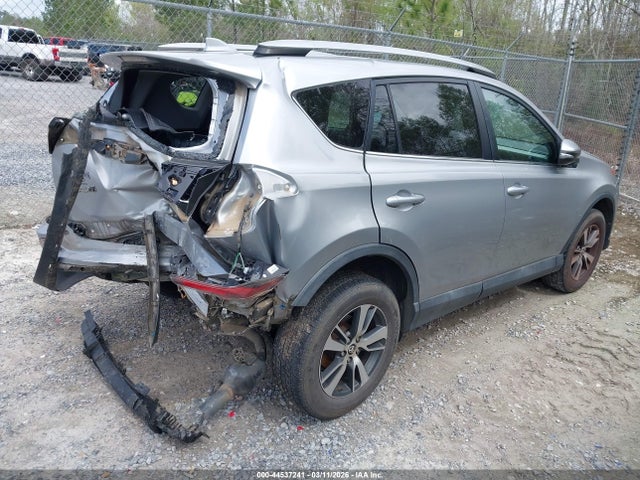 2T3WFREV2JW415769 Toyota Rav4 Xle